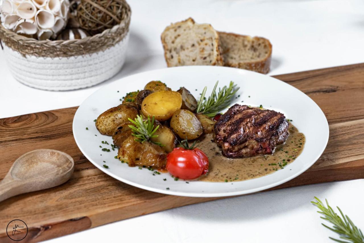 Bize-Minervois Logis Hotel Et Restaurant La Bastide Cabezac מראה חיצוני תמונה